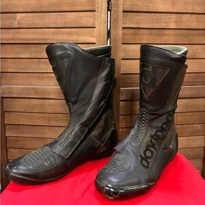 Daytona Black Motorcycle Boots